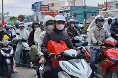 Ùn ứ phương tiện ở cửa ngõ phía Tây TPHCM