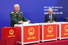 Tổng kiểm tra quy trình bầu cử tại khu vực bỏ phiếu số 2, phường Ba Đình