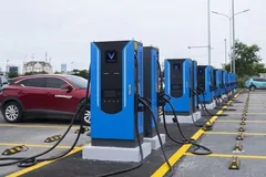 TPHCM chấn chỉnh hoạt động lắp đặt trạm sạc xe điện trên vỉa hè