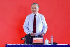 Bàn tay, khối óc và sự sáng tạo của công nhân đã góp phần làm nên những thành tựu phát triển đất nước (*)