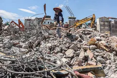 Hà Nội 'ngộp thở' vì... xà bần