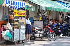TPHCM siết an toàn thực phẩm buôn bán hàng rong