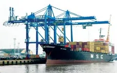 Cảng biển Việt Nam vươn lên tầm khu vực