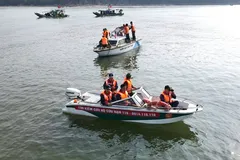 Các thành viên Đội cứu hộ, cứu nạn 116 lên đường nhận nhiệm vụ. Ảnh: NVCC