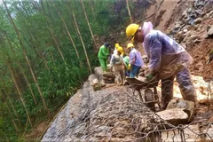 Chạy đua thông các tuyến độc đạo miền Trung