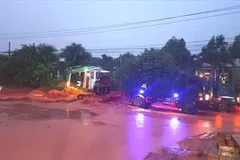 Lâm Đồng: Lũ cát đỏ tràn đường nối Mũi Né với Quốc lộ 1