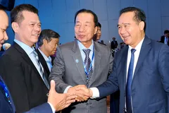 Chủ tịch UBND TPHCM Nguyễn Văn Được gặp gỡ, trao đổi với các doanh nhân tham dự Đại hội Đại biểu Hiệp hội Doanh nghiệp TPHCM lần thứ I, nhiệm kỳ 2026-2031. Ảnh: HOÀNG HÙNG