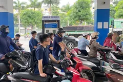 Doanh nghiệp được tự quyết giá xăng dầu?