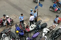 Mạnh tay nhưng tránh 'vênh' luật