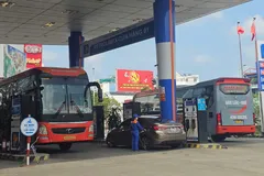 Xử lý cửa hàng xăng dầu chỉ bán tối đa 300.000 đồng/lượt