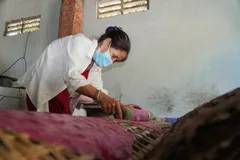 Làng nghề bánh tráng, mứt kẹo miền Tây vào vụ Tết