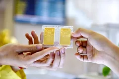 Giá vàng tăng hơn 77% chỉ trong vòng 1 năm