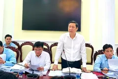 Mr. Nguyen Cong Danh, Head of the Economic and Budget Committee of the Ho Chi Minh City People’s Council speaks at the meeting. (Photo: SGGP)