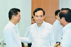 Secretary of the Ho Chi Minh City Party Committee Tran Luu Quang and delegates attend the event. (Photo: SGGP)