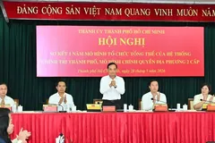 Secretary of the Ho Chi Minh City Party Committee Tran Luu Quang, together with the Vice Secretaries of the Ho Chi Minh City Party Committee, chair the conference. (Photo: SGGP)