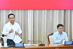 Chairman of the Ho Chi Minh City People’s Committee Nguyen Van Duoc speaks at the seminar. (Photo: SGGP)
