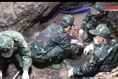 As of 4:00 p.m. on July 7, a total of 11 sets of martyrs' remains had been recovered in Le Thi Rieng Park. (Photo: SGGP)