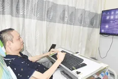 “Hiệp sĩ công nghệ thông tin” viết phần mềm trên giường bệnh