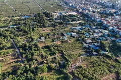 Nỗi lo phía sau đê sông Hồng