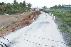 ĐBSCL sụt lún, sạt lở giữa mùa khô