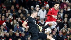 Mason Greenwood vẫn chưa thật sự sẵn sàng buộc HLV Ole Gunnar Solskjaer phải lên kế hoạch tăng cường tiền đạo. Ảnh: Getty Images