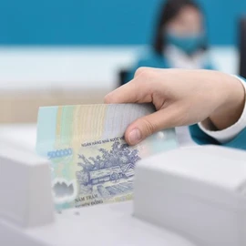 Podcast tin nóng: Tiền nhàn rỗi ồ ạt chảy vào ngân hàng dù lãi suất giảm sâu