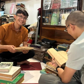 Podcast: Tiệm sách cũ của Bá Tân