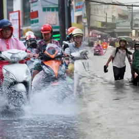 Podcast bản tin trưa 27-7: Bắc bộ đón nắng nóng, nhiều vùng tiếp tục có mưa lớn kèm dông lốc