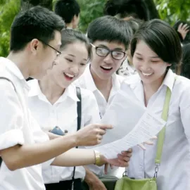 Podcast bản tin tối 22-8: Nhiều trường lấy điểm chuẩn kỷ lục dù phổ điểm giảm; Người dân trả lại 2 tỷ đồng cho người chuyển nhầm tài khoản