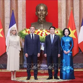 Podcast bản tin trưa 26-5: Chủ tịch nước Lương Cường chủ trì lễ đón cấp Nhà nước Tổng thống Cộng hòa Pháp