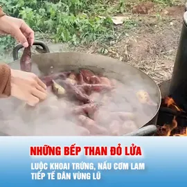Podcast bản tin 17 giờ 22-11: Những bếp than đỏ lửa mang hơi ấm đến bà con vùng bị ngập sâu do lũ lụt 