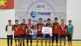 Đội D2VC trở thành nhà vô địch đầu tiên của giải đấu.