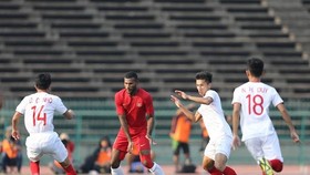 Cuộc so tài giữa U22 Việt Nam và Indonesia trong năm 2019. Ảnh: Dũng Phương