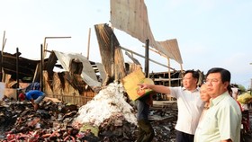 Hỗ trợ các hộ dân và gia đình cháu gái tử vong khi bị cháy nhà