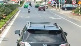Lexus car was seen in a video going viral on social media (Photo: SGGP)