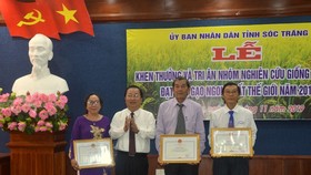 Soc Trang hails researcher team of ST25 rice varieties