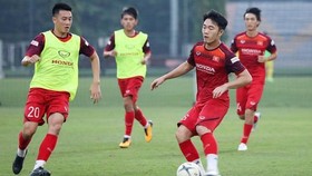 National team players during a training session in Hanoi. The match between Indonesia and Vietnam will be live aired on VTV6. (Photo: VFF)