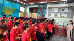 Hành trình “Tôi yêu Tổ quốc tôi” trên thành phố mang tên Bác