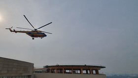 Trực thăng Mi171 sắp hạ cánh xuống sân đỗ của Viện Chấn thương Chỉnh hình, Bệnh viện Quân y 175