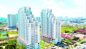Luxgarden có thiết kế độc đáo, tầm nhìn hai mặt hướng sông Sài Gòn, tọa lạc trên trục đường Nguyễn Văn Quỳ (Q.7), liền kề khu đô thị Phú Mỹ Hưng có kết nối giao thông vô cùng thuận tiện