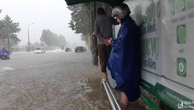 TP Vinh, tỉnh Nghệ An vừa trải qua một trận mưa gió, ngập lụt nặng nề vào tuần trước, chỉ bởi 1 đợt không khí lạnh. Ảnh: Báo Nghệ An