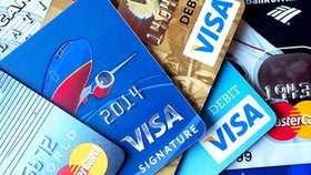 15 years old persons permitted to use credit cards