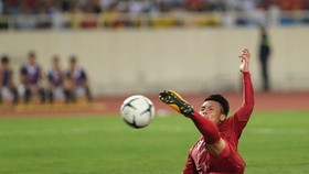 Midfielder Nguyen Quang Hai opened the score for Vietnam