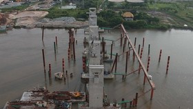 A tidal flood control work in HCMC (Photo: SGGP)