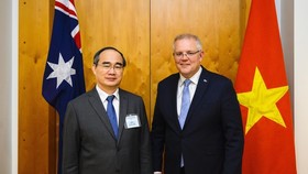 Secretary of HCMC Party Committee Nguyen Thien Nhan (L) and Australian Prime Minister Scott Morrison