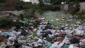 Plastic bags captured near the RCA entertainment district on Kamphaeng Phet 7 Road, Thailand (Photo: bangkokpost.com)