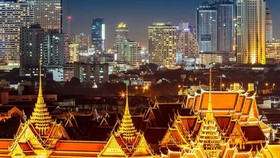 Bangkok by night (Source: smartertravel)