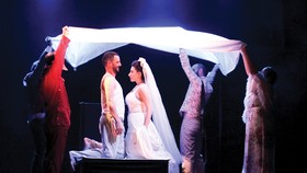 Bpolar của Đoàn Nghệ thuật Ayit, Israel
