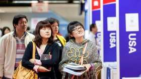 Mỹ phủ nhận hạn chế thị thực với học sinh Trung Quốc