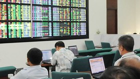 VN-Index mất mốc 960 điểm